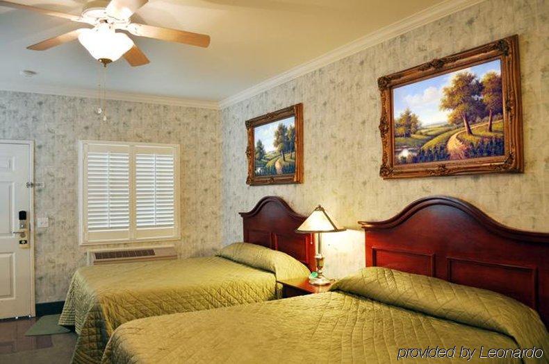Grass Valley Courtyard Suites 部屋 写真