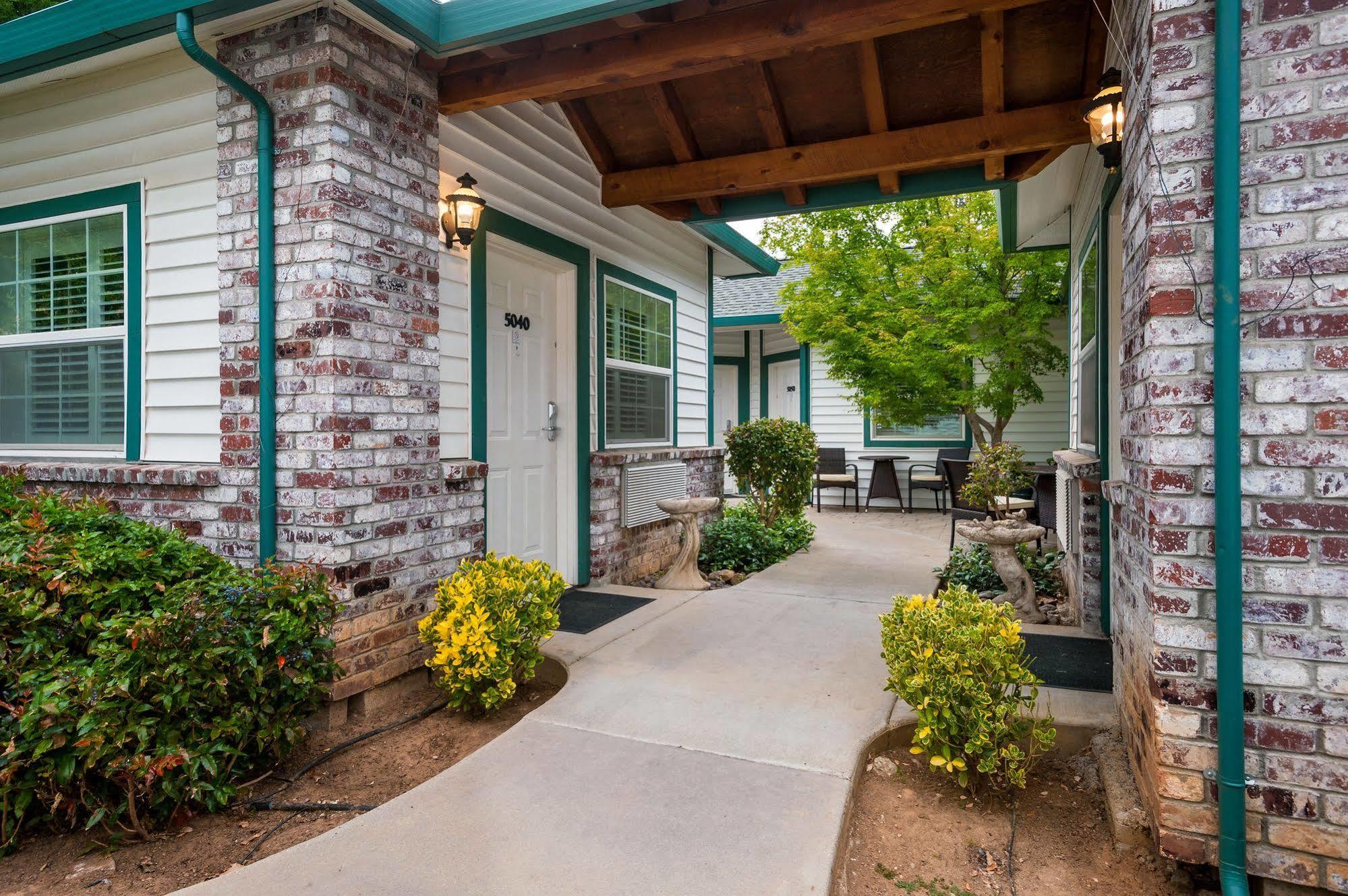 Grass Valley Courtyard Suites エクステリア 写真
