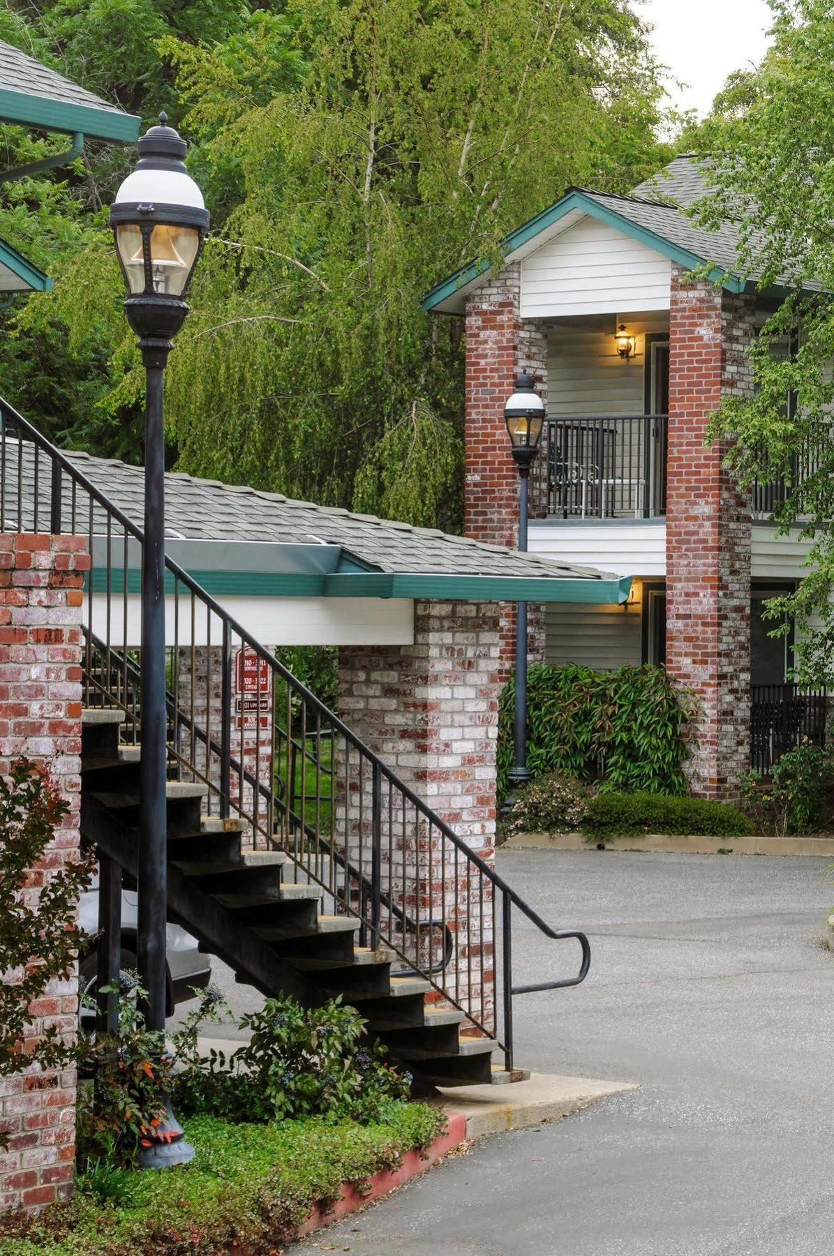 Grass Valley Courtyard Suites エクステリア 写真