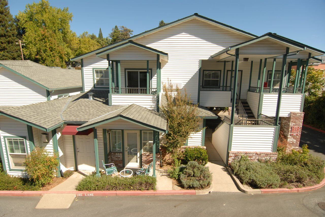 Grass Valley Courtyard Suites エクステリア 写真